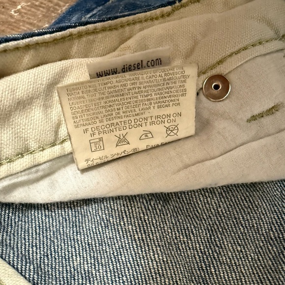 Diesel size 29 capri lengh EUC Blue Flare Wide Leg Jeans with Authentic Fading - Picture 7 of 12